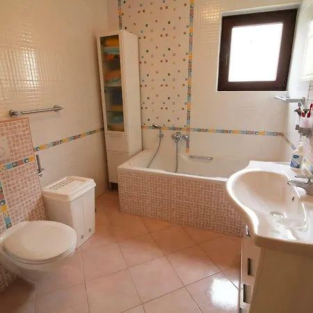 San Marino 2 * Makarská